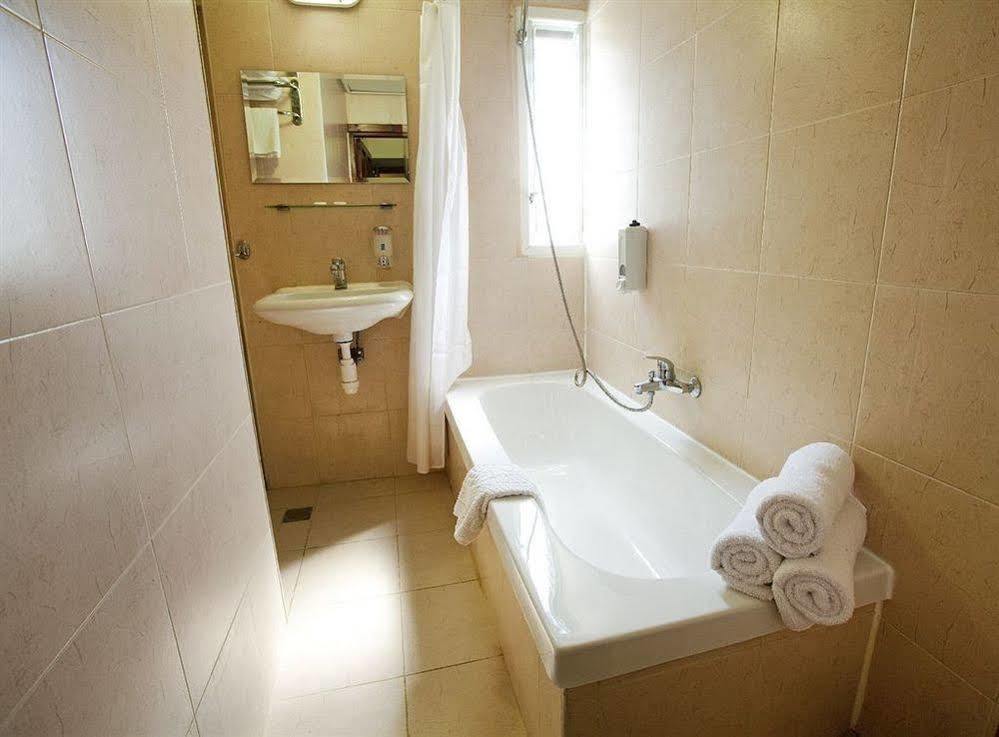 Galileo Hotel Tel Aviv Exterior foto